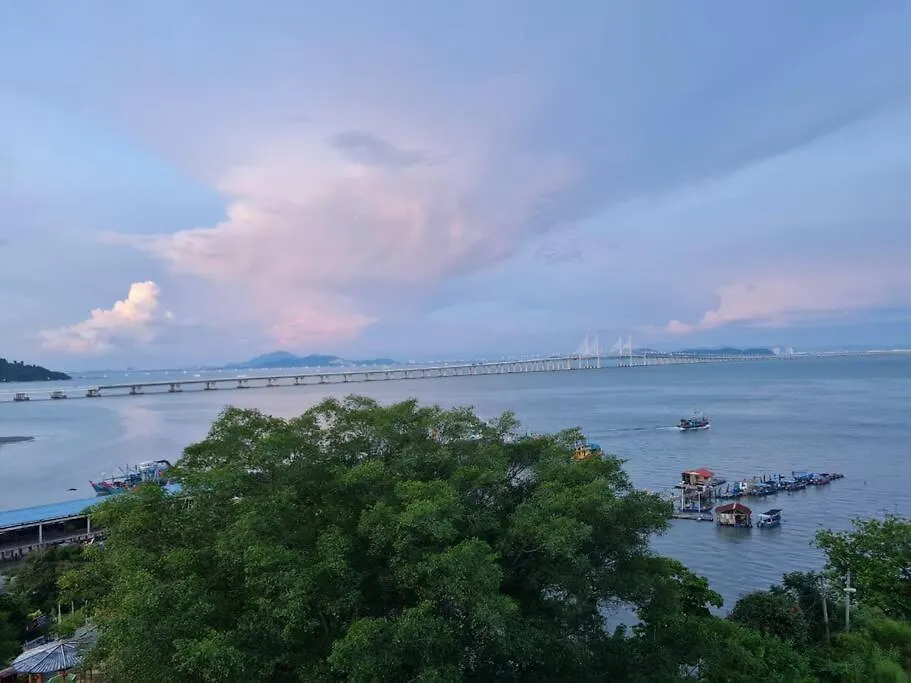 Southbay Seaview Condo A10 #10Minqueensbay #15Minspice 바얀레파스