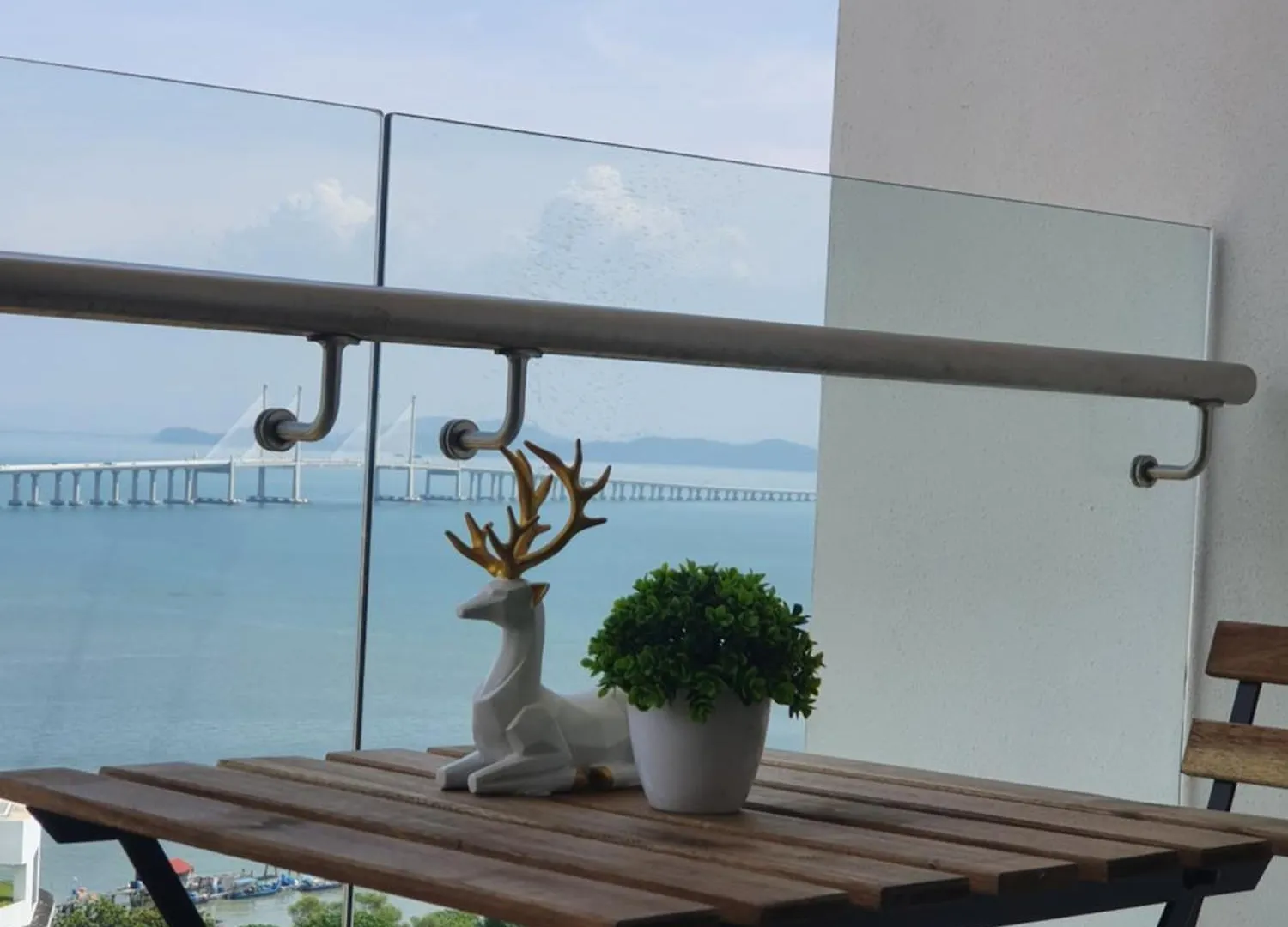 Southbay Seaview Condo A10 #10Minqueensbay #15Minspice 바얀레파스