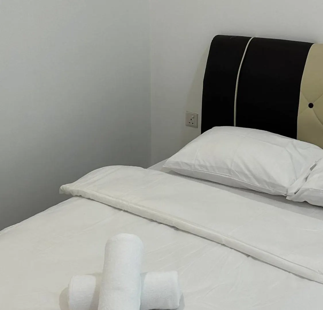 Southbay Seaview Condo A10 #10Minqueensbay #15Minspice 바얀레파스 아파트